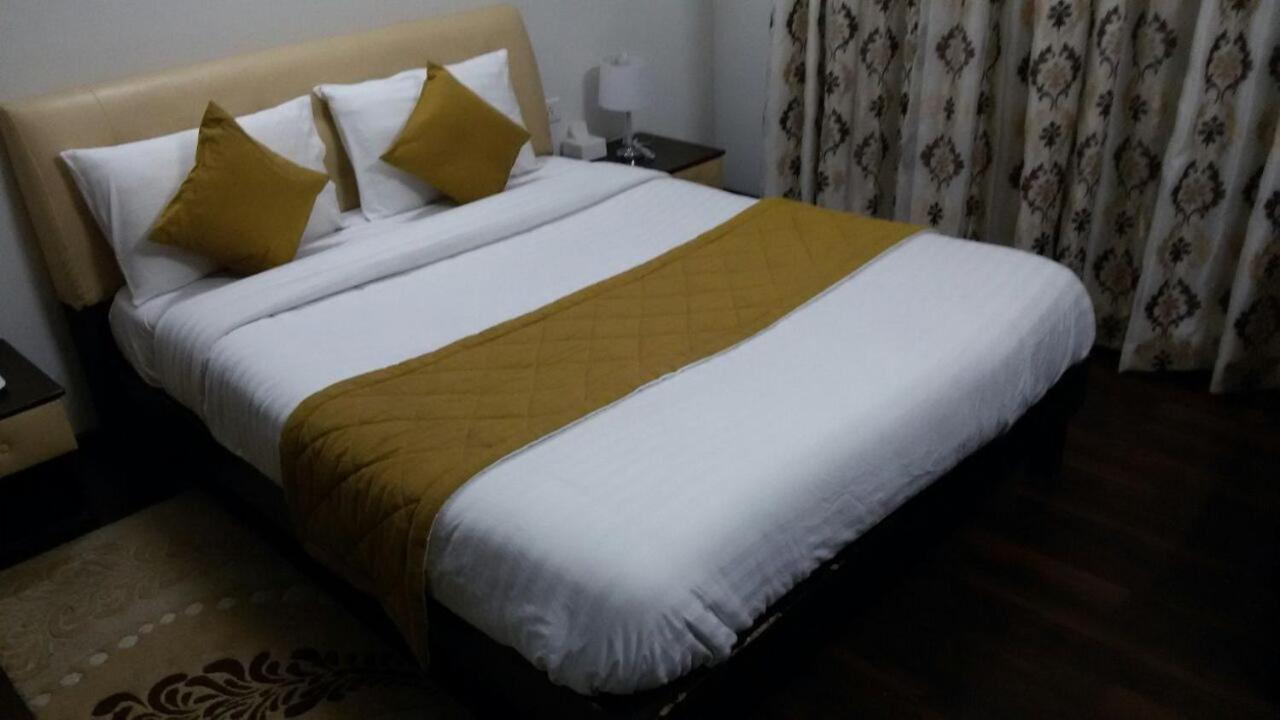 Royal Service Apatment Pimpri-Chinchwad Экстерьер фото